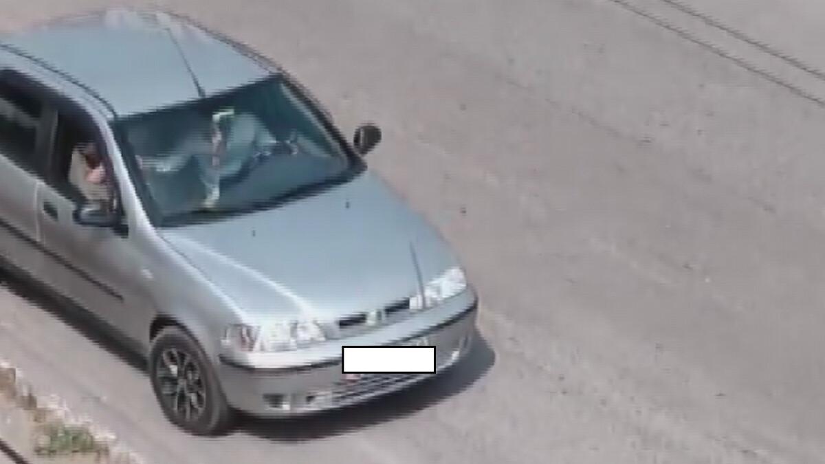 Hatay’da araç içinde kadına şiddet anları kaydedildi