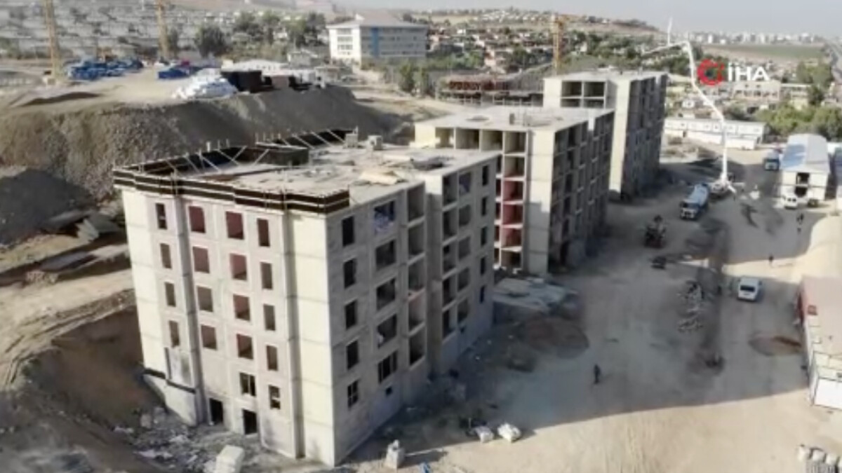 Hatay’da depremzedeler için yapılan TOKİ konutlarında sona doğru