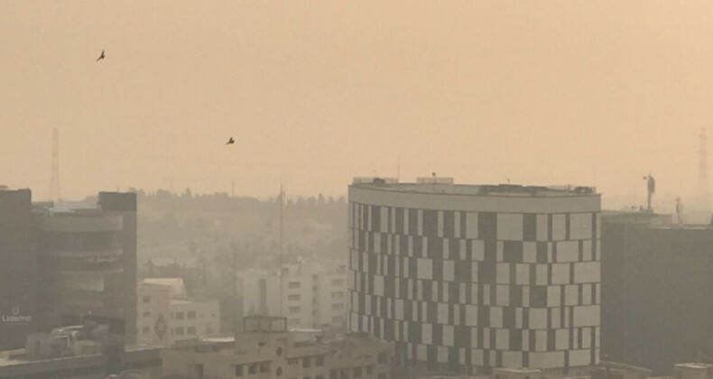 İran’da hava kirliliği nedeniyle eğitime ara verildi