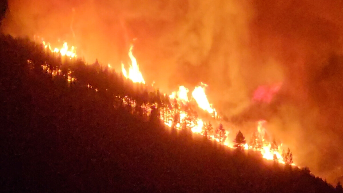 İspanya alevlere teslim: Yangın felaketi havadan görüntülendi