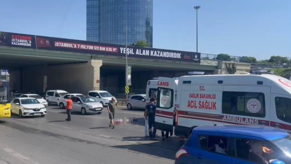 İstanbul Maltepe’de E-5 karayolundan karşıya geçmeye çalışan yaşlı adama araba çarptı
