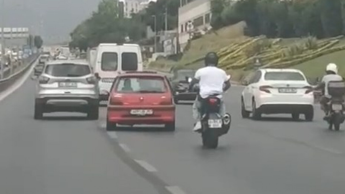 İstanbul’da abart egzoz kullanan sürücü sivil polise yakalandı