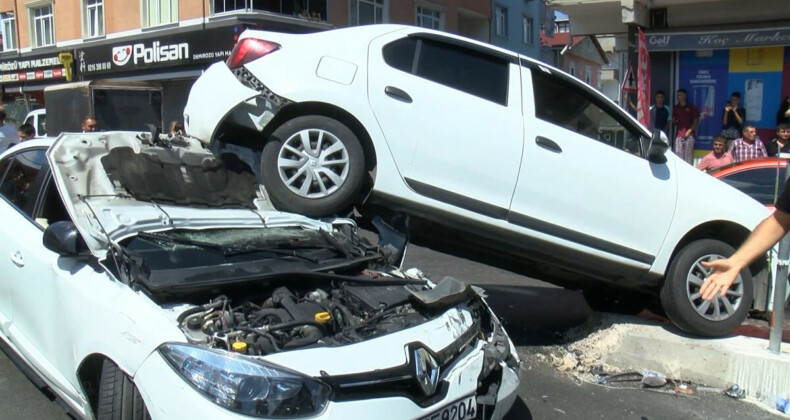 İstanbul’da arkadan çarpan otomobili altına aldı