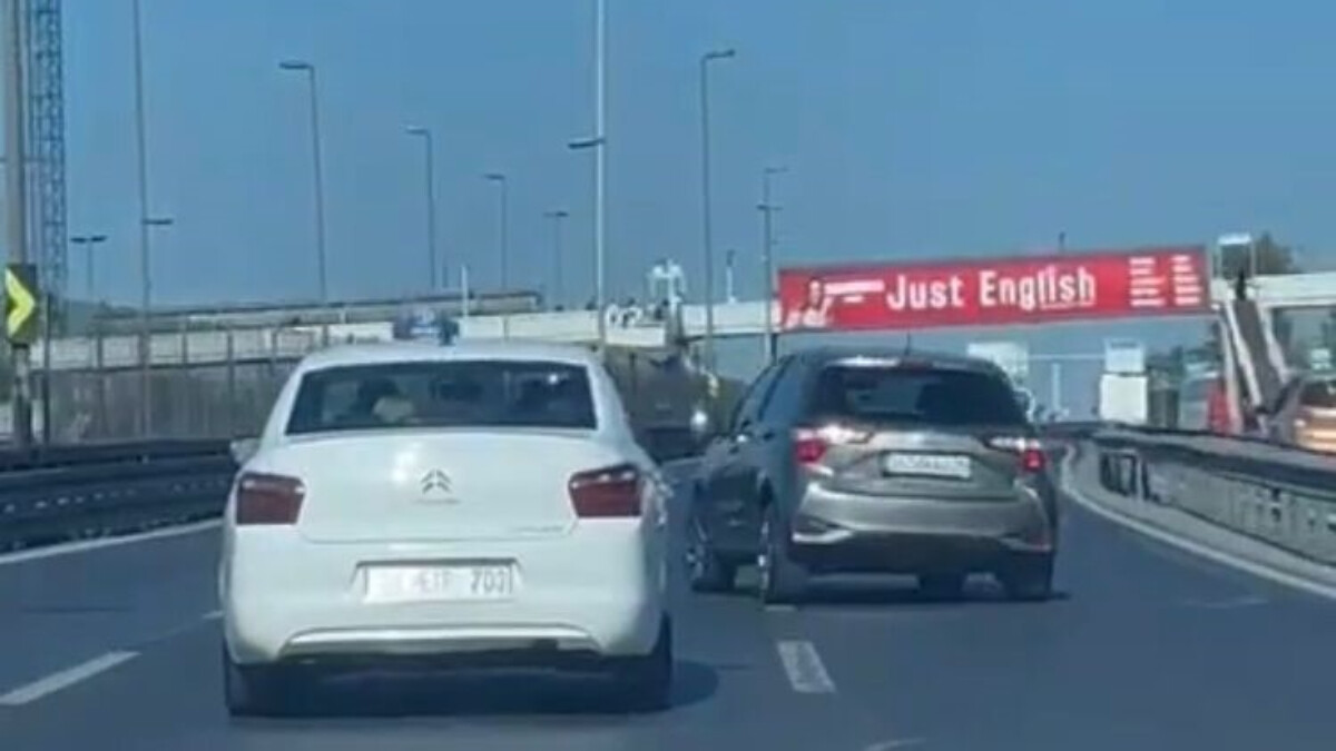 İstanbul’da E-5 karayolunda akan trafikte yol verme kavgası
