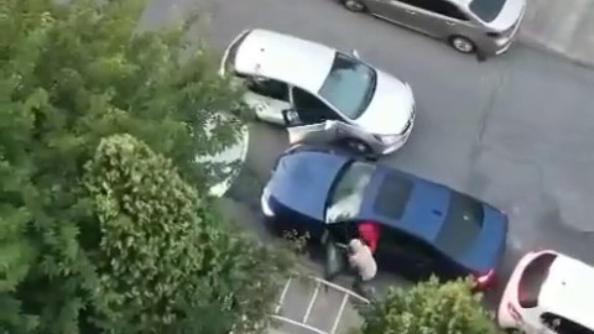 İstanbul’da gündüz vakti hayalet ekran hırsızlığı kamerada