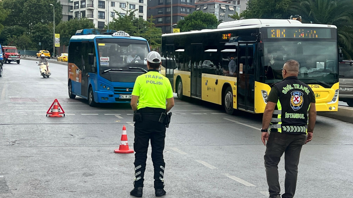 İstanbul’da minibüs şoförleri denetlendi: Polis, yolcu gibi bindiği araçlara ceza yağdırdı