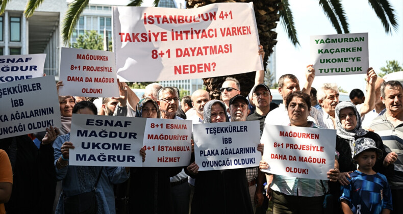 İstanbul’da minibüsten taksiye dönüştürülen araç sahipleri eylem yaptı