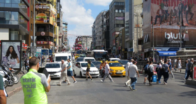 İstanbul’da yaya geçidi denetimi: 12 sürücüye ceza kesildi