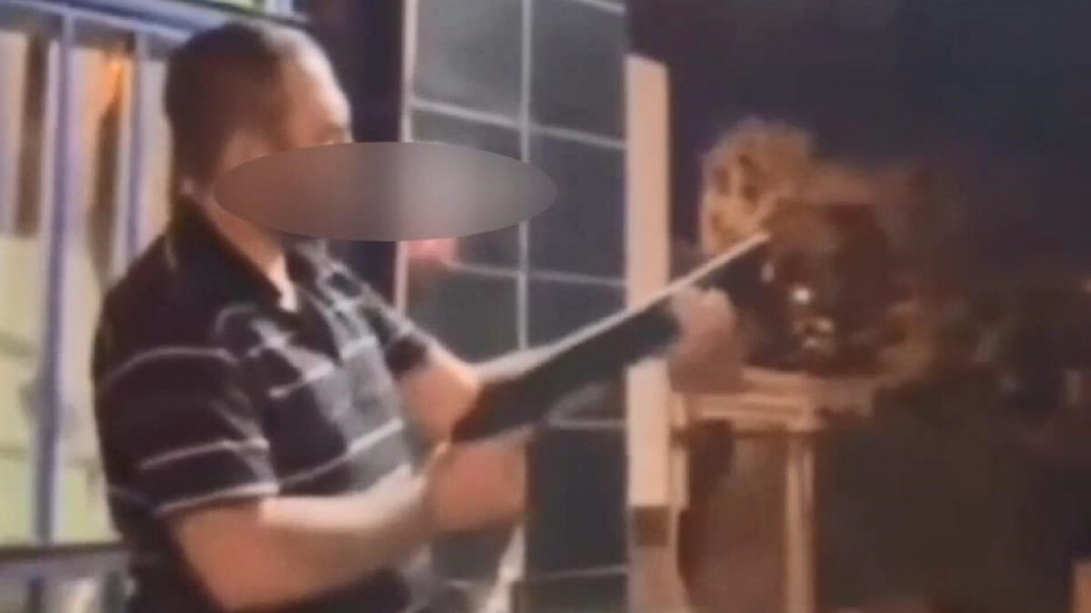 İstanbul’da yemek yerken pompalıyla havaya ateş etti