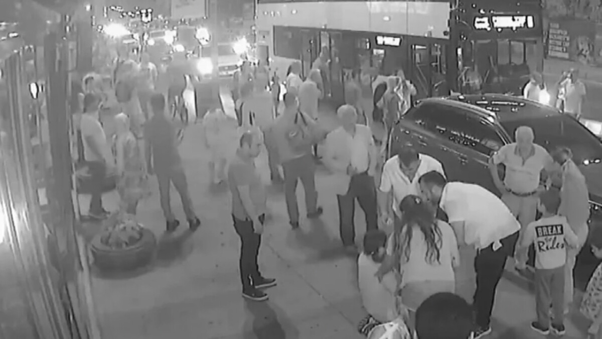 İstanbul’da yol verme kavgasında İETT otobüsüne biber gazı sıktı