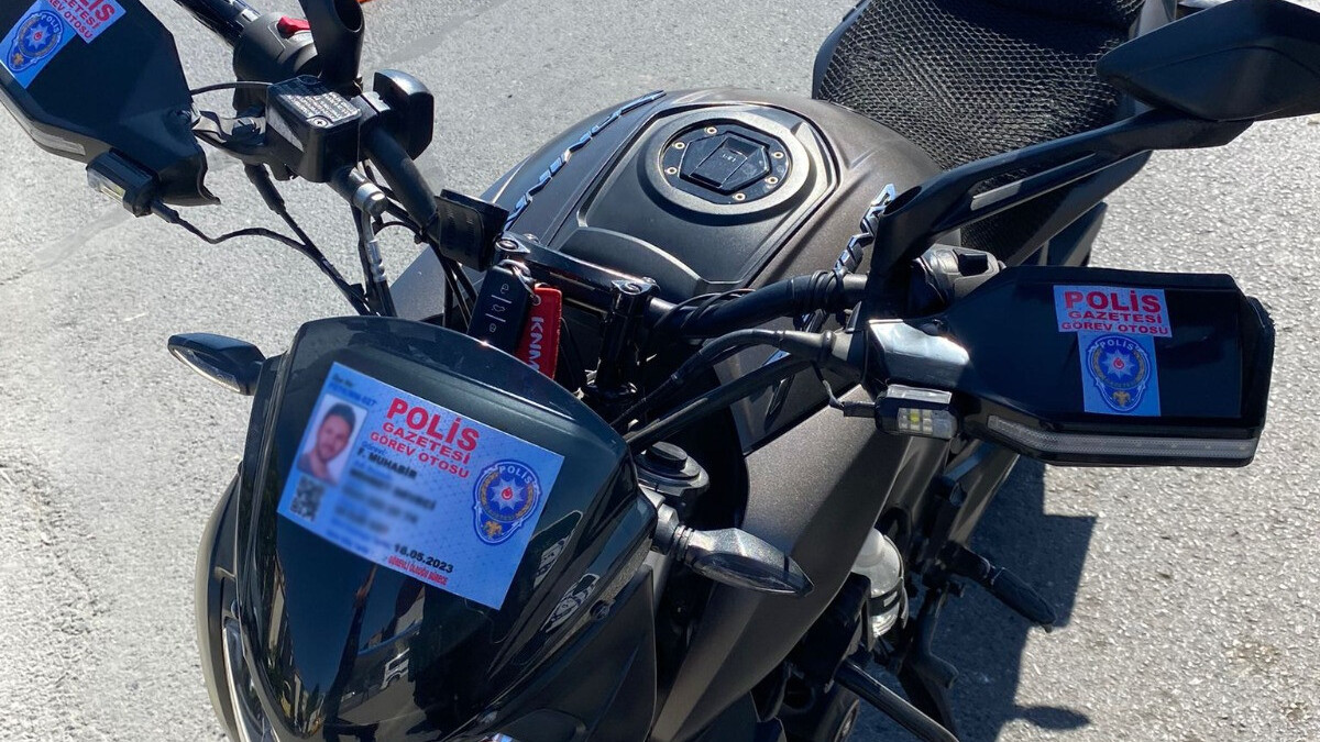İstanbul’daki çakarlı motosiklete para cezası