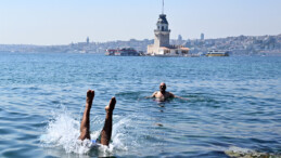 İstanbullular sıcak havada çareyi denizde aradı