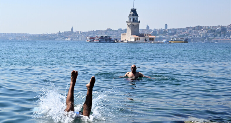 İstanbullular sıcak havada çareyi denizde aradı