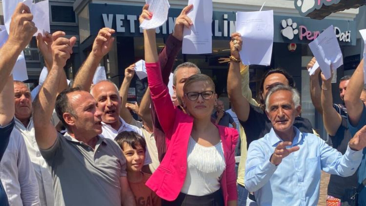 İyi Parti İzmir Karabağlar İlçe Başkanlığı’nda istifa