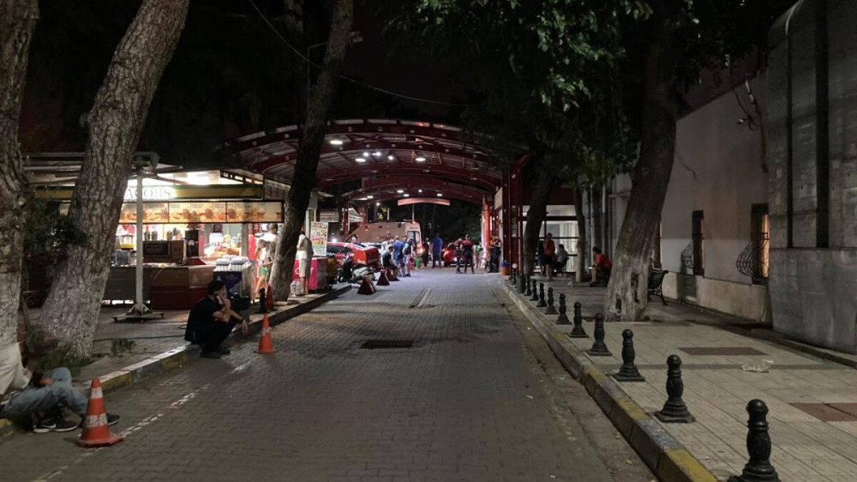 İzmir’de 8 yerinden bıçaklanan kişi yaşamını yitirdi