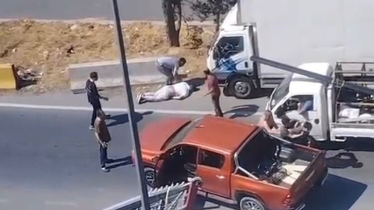 Kağıthane’de ‘önüme hızlı çıktın’ kavgası