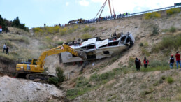 Kars’ta şarampole uçan yolcu otobüsündeki yaralı yolcu o anları anlattı: Şoför uyuyakaldı