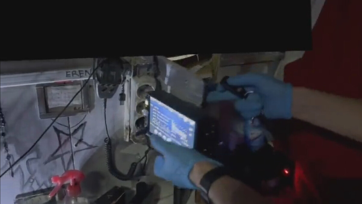 Kayseri’de uyuşturucuyu gizlemek için uzaktan kumandalı duvar yaptılar