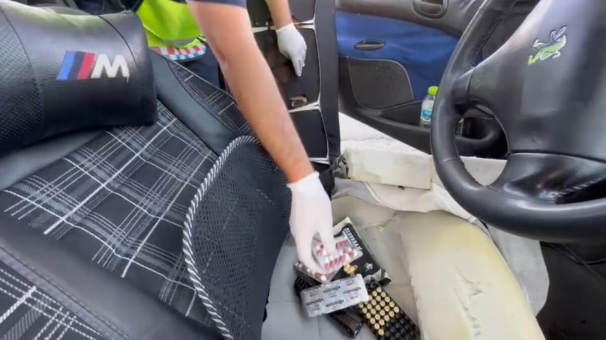 Kırıkkale’de uyuşturucu haplar otomobilin koltuklarında bulundu