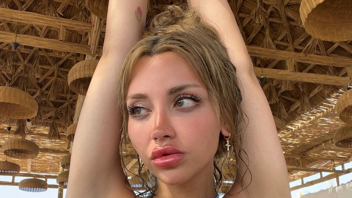 “Kıyamet alametisin” Fenomen Mika Raun’un pozları tepki topladı!