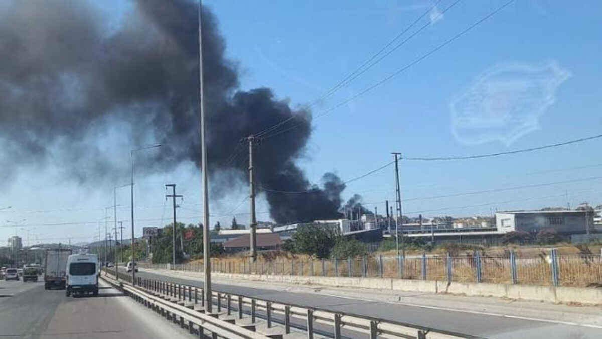 Kocaeli’de boya fabrikasında yangın