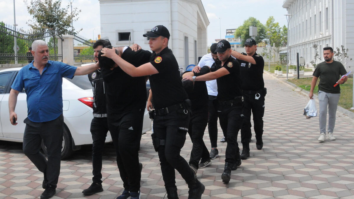 Kocaeli’de otomobillerinde 119 kilo esrar bulundu: 4 kişi adliyeye sevk edildi