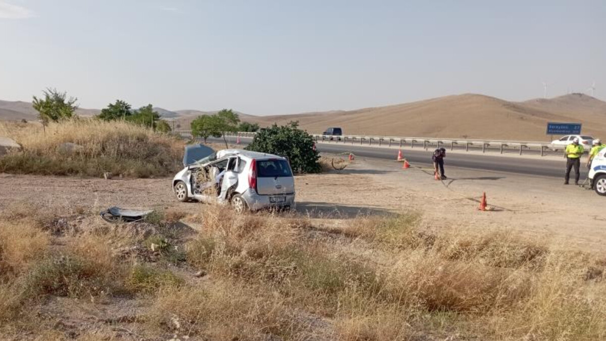 Konya’da ağaca çarpan otomobil takla attı: 2 ölü 1 yaralı