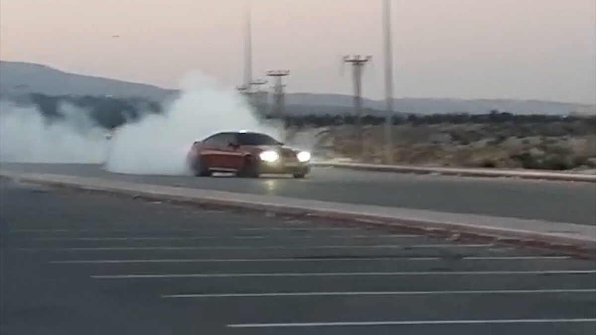 Konya’da hastane otoparkında drift yapan magandaya 37 bin TL ceza kesildi