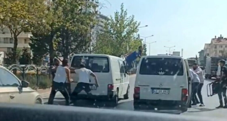 Konya’da trafikte kavga! Ortalık savaş alanına döndü