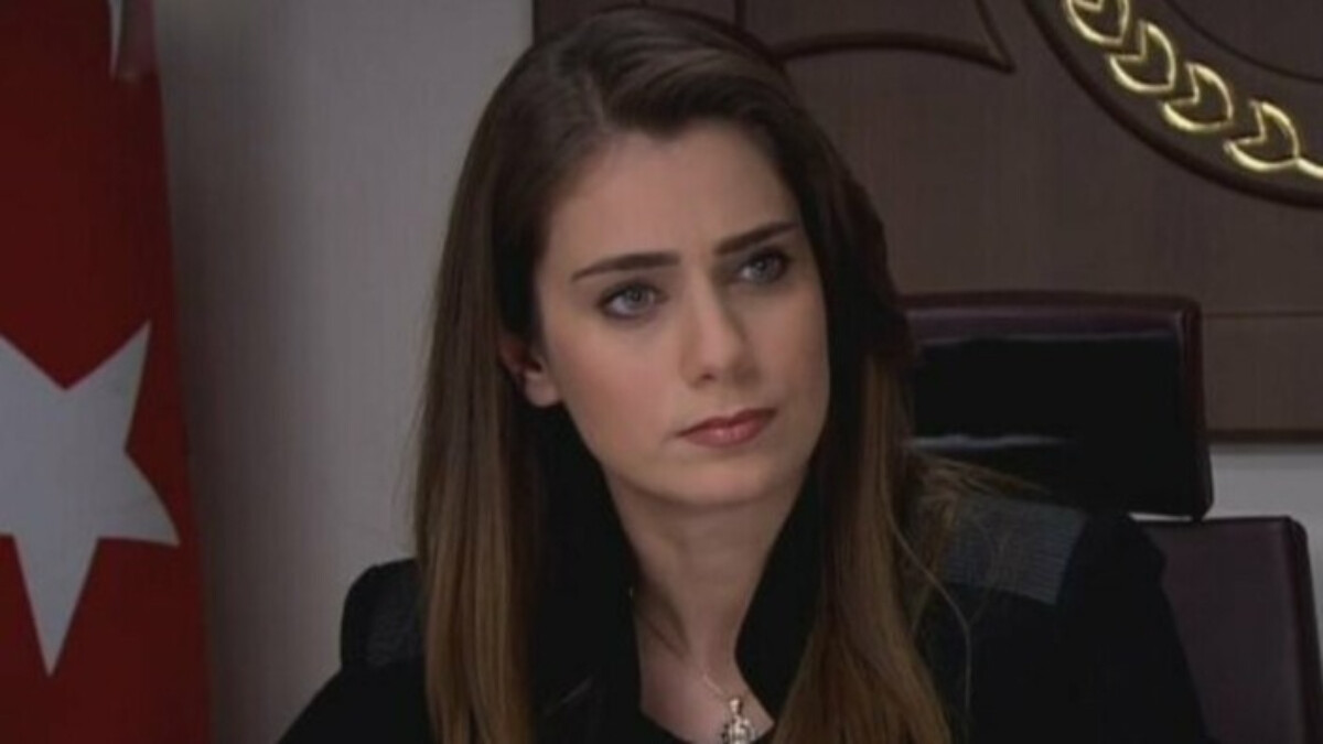 Kurtlar Vadisi’nin Savcı Leyla’sı tesettürlü haliyle şoke etti! “Savcım çok yakışmış”