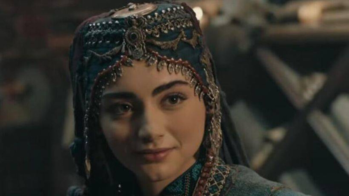 Kuruluş Osman’ın Bala’sı omuzlarını açtı, güzelliği sosya medyayı salladı! “Eşsiz bir parça”