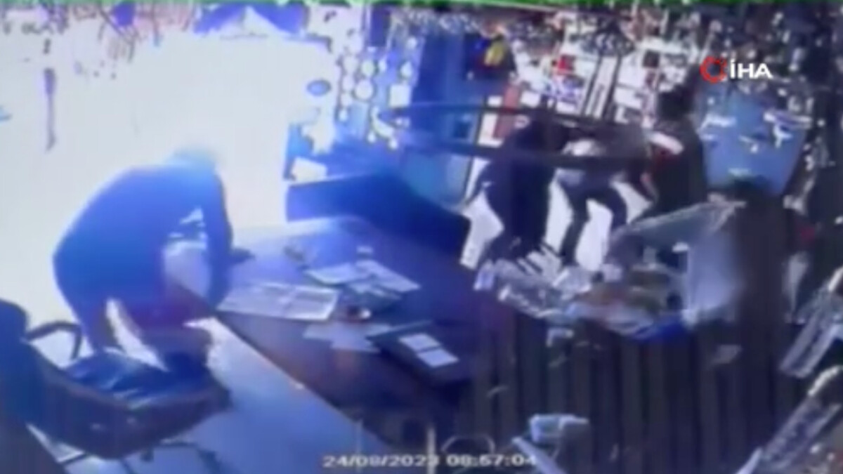 Malatya’da esnaf depreme dükkanında yakalandı