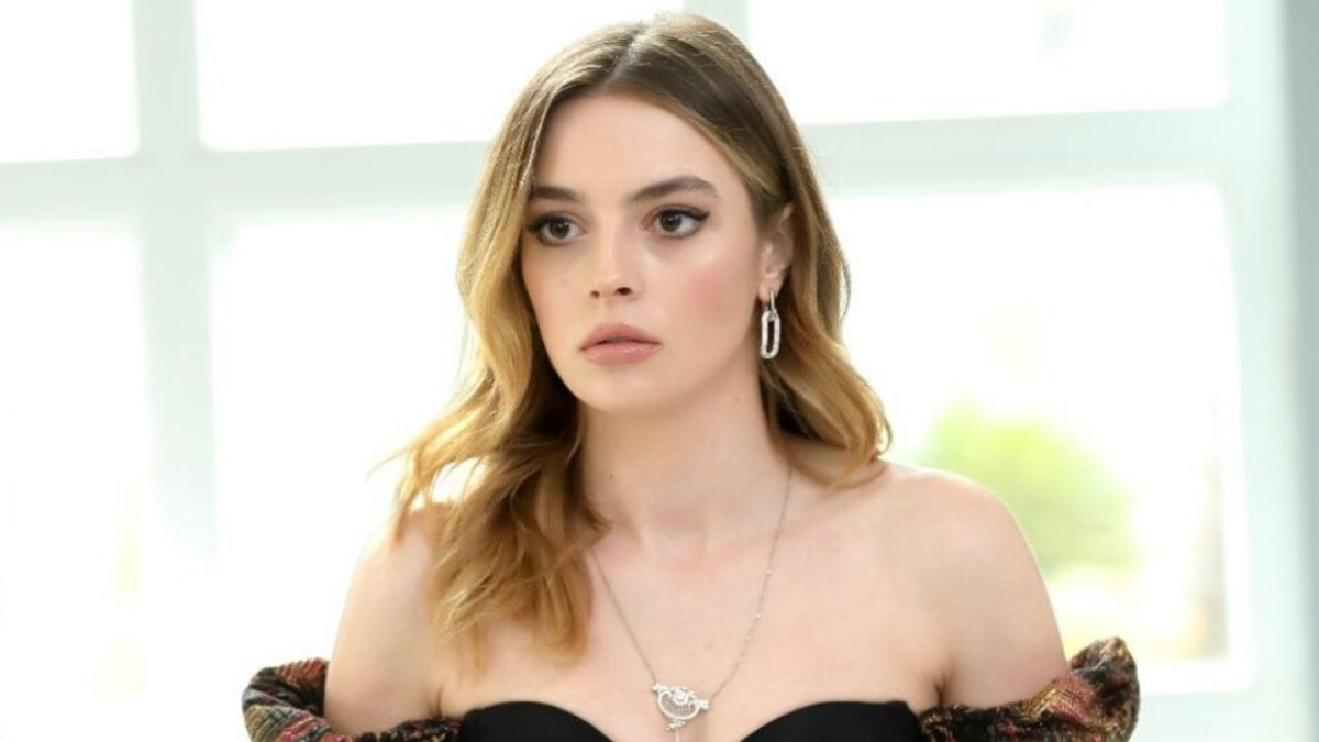 Melis Sezen havuzda verdiği ıslak pozuyla mest etti! “Aman Melis Hanım”