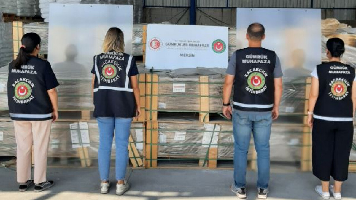 Mersin’de gümrük ekiplerince 265 ton kaçak cam ele geçirildi