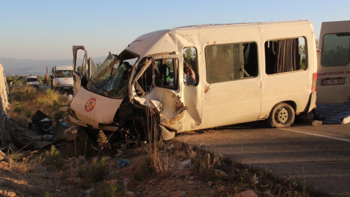 Mersin’de işçileri taşıyan servis minibüsü devrildi: 1 ölü 14 yaralı