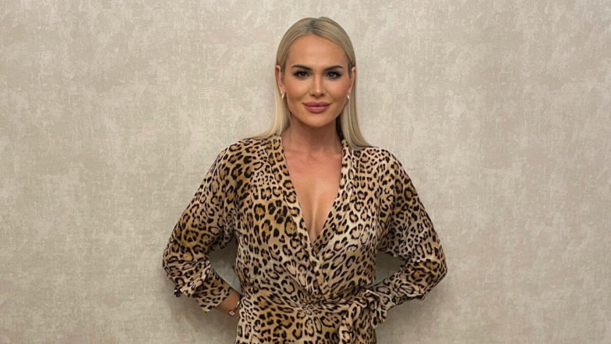 Nagihan Karadere bikinili pozlarıyla sosyal medyayı salladı: ‘Fizik kadın’