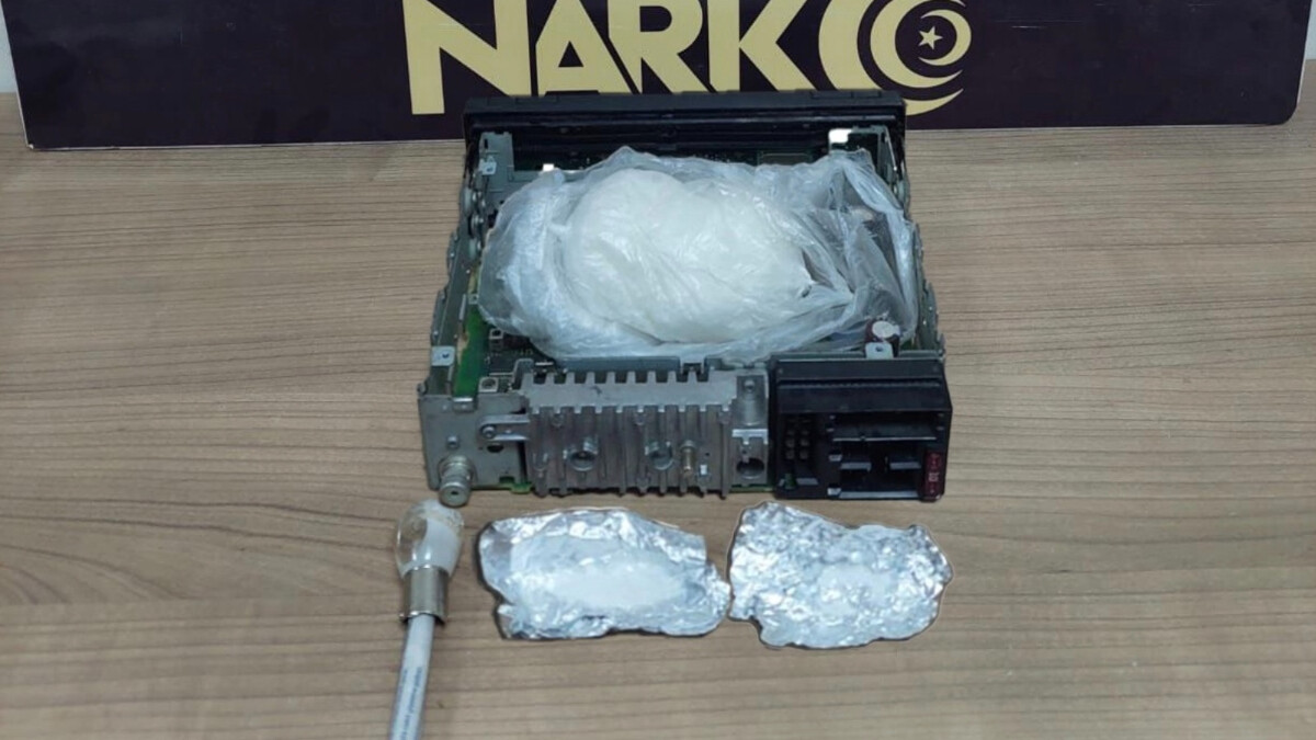 Nevşehir’de aracın teybinde uyuşturucu bulundu