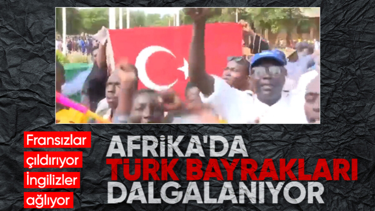Nijer’de Fransa karşıtı göstericiler Türk bayrağı açtı