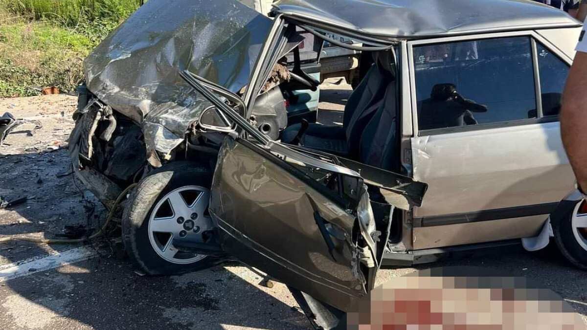 Ordu’da kamyonete çarpan otomobil sürücüsü kurtarılamadı