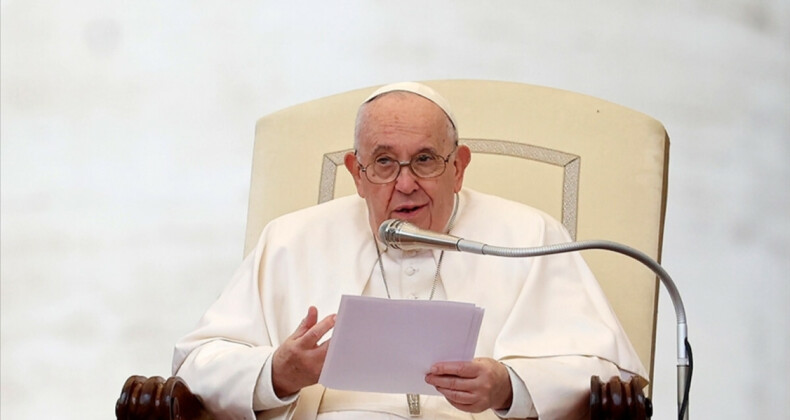 Papa Franciscus, Nijer ve Ukrayna’da barış için dua etti