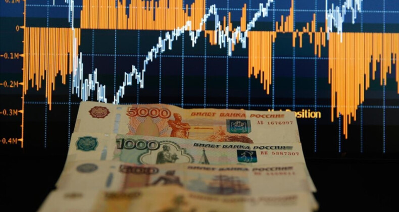 Piyasalar hareketlendi! Rus rublesi, Merkez Bankası kararının ardından değerlendi