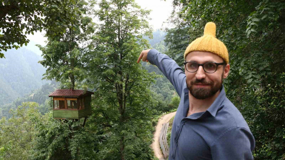 Rizeli öğretmenin ağaç evi…Tatilini burada geçiriyor
