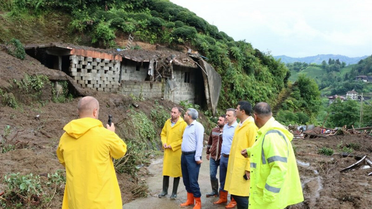 Rize’yi sel vurdu: Heyelan sonrası hasar tespit çalışmaları