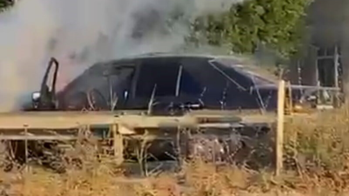 Sakarya’da seyir halindeki araç yanmaya başladı