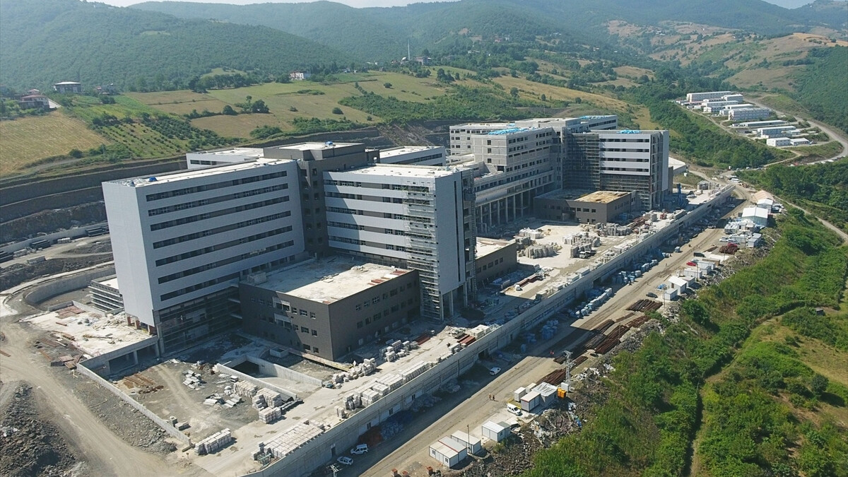 Samsun Şehir Hastanesi’nin kaba inşaatında sona gelindi