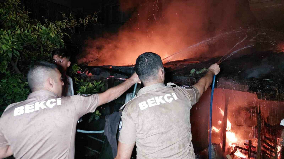 Samsun’da yangına ilk müdahaleyi bekçiler yaptı