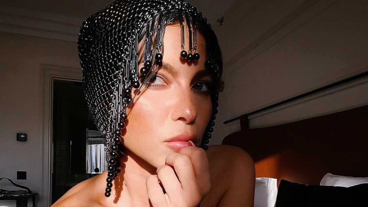 Şarkıcı Inna marketten paylaştı, o hareketi pes dedirtti! Sevgilisinin udaklarını…