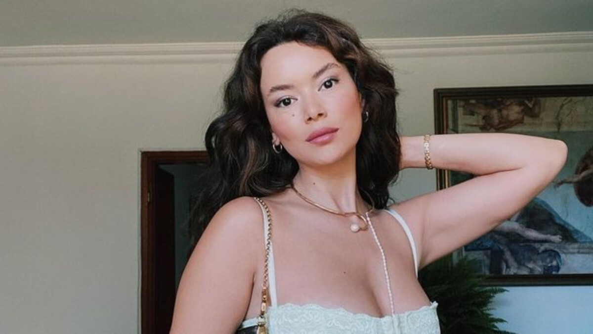 Seray Kaya bikinisiyle sere serpe uzandı! O pozlarına yorum yağdı: ‘Bu ne güzellik’