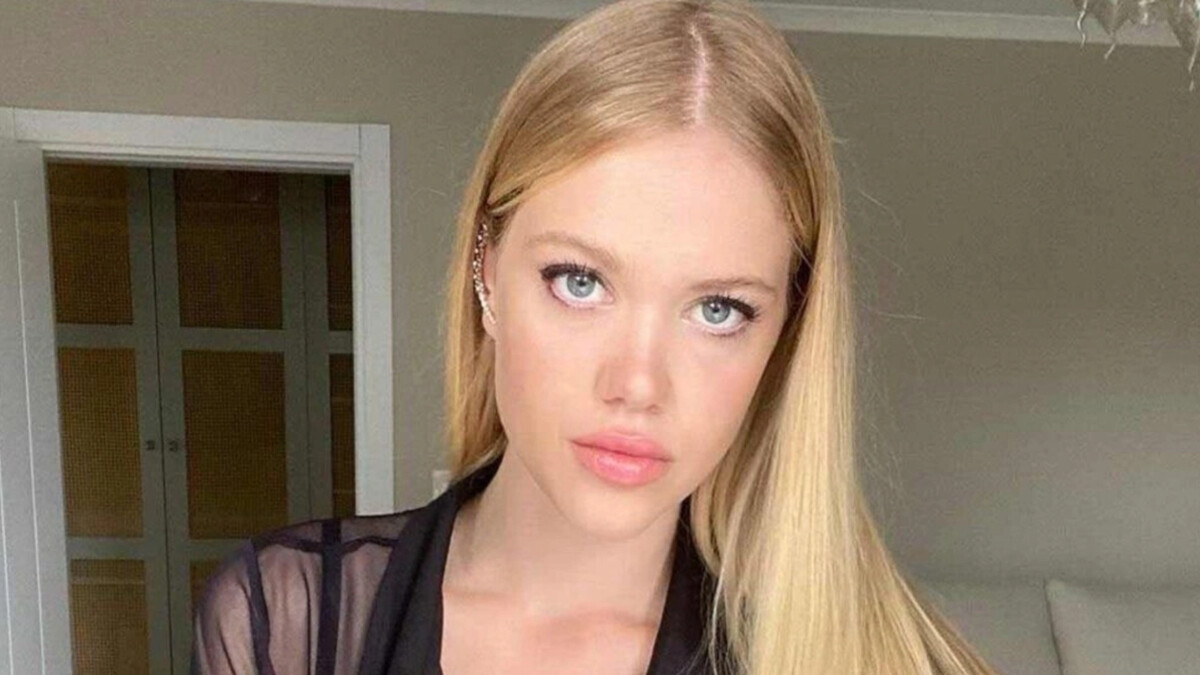 Serel Yereli cesur pozlarıyla beğeni topladı! Bikinili pozlarına yorum yağdı..