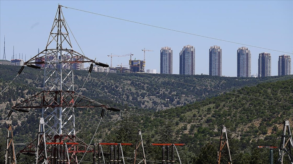 Sıcak havalarını etkisi! Elektrik kullanımında rekor kırıldı
